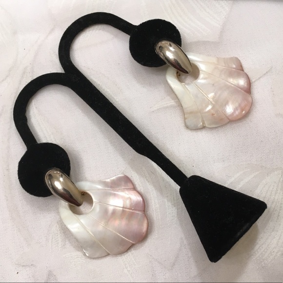 Vintage Jewelry - Vintage Silver and Mother Of Pearl Shell Earring